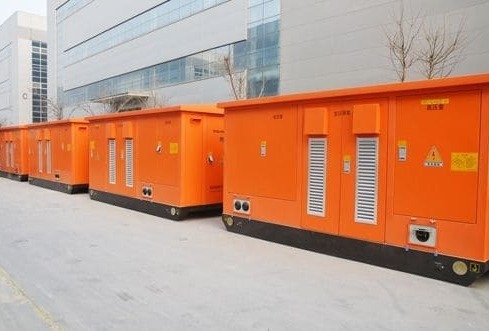 Ряд открытых распределительных устройств